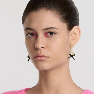 冬のデートにぴったり 女子力UP 【ディオール】トライバル ピアス 本物 des42877