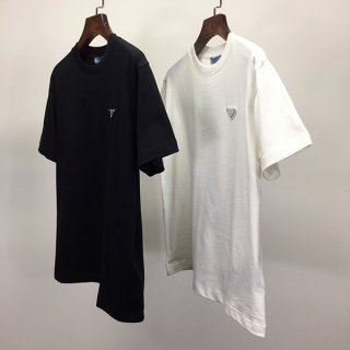 プラダ クルーネック半袖Tシャツ 本物 2色 pud57417