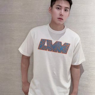 ルイヴィトン 本物「LVM」ロゴ クルーネック 白Tシャツ vur41302