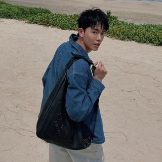 希少色 プラダ トライアングル キャンバスバッグ 本物 2VY007