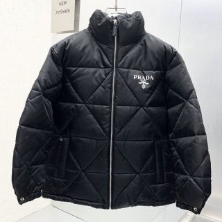 プラダ フード付きショートダウンジャケット 本物 puz30190