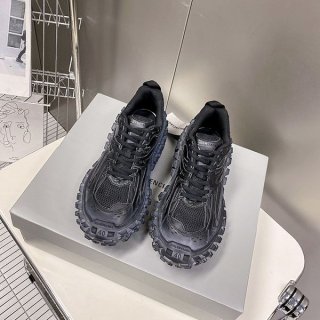 バレンシアガ ディフェンダー 本物 スニーカー 超人気 bao76226