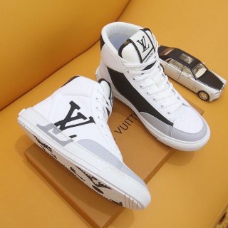 世界中で大人気【しなやか◎】ルイヴィトン ビバリーヒルズラインスニーカー 本物 vum74743