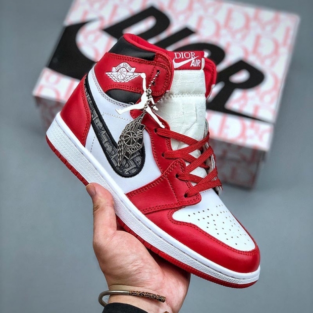 【即発】ディオール x ナイキ エアジョーダン1 本物 ハイ OG プロトタイプ AJ1 レッド/ホワイト ナイキ 本物 ディオール nav07055