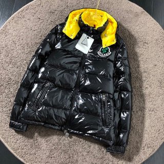 《大人気》暖かい モンクレール 本物 フード付 ダウン mog78467