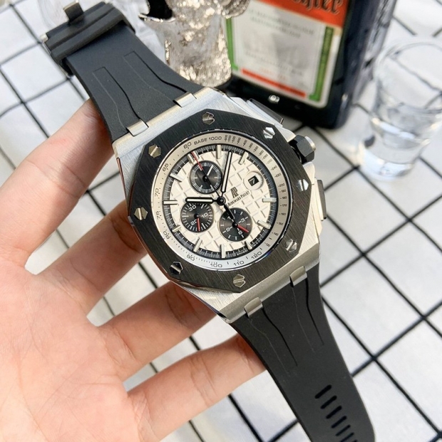 人気急上昇 オーデマピゲ 本物 ロイヤルオーク オフショア ダイバー 3色 Ods33544