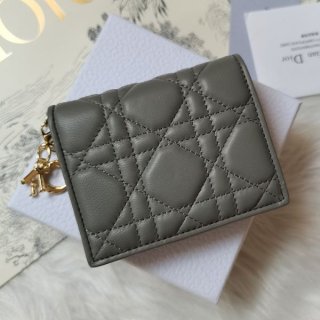 確保済みレディディオール 本物 二つ折りミニ財布 ラムスキ del85197