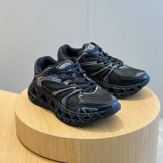 稀少 話題コラボ ディオール & カウズ スニーカー 本物 3SN323ZCYH968 稀少 話題コラボ ディオール & カウズ スニーカー 本物 3SN323ZCYH968