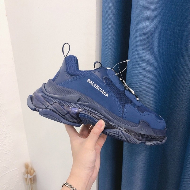 ☆人気☆バレンシアガ スニーカー 本物 シューズ 靴 Triple S トリプルソール 533882W09OM1000