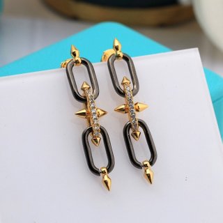 最新でオシャレティファニー 本物 チタンゴールドダイヤ イヤリング Tia68410