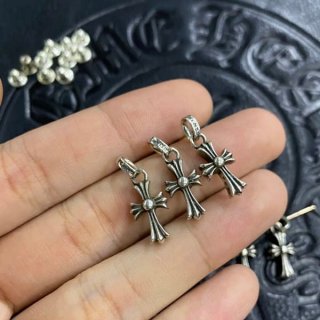 完売必至クロムハーツ ドロップ スタックCHクロス ピアス 本物 Kum41882