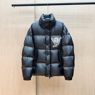 注目★モンクレール★LESTE ショート ダウンジャケット 本物 J20911A 注目★モンクレール★LESTE ショート ダウンジャケット 本物 J20911A