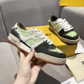 フェンディ マッチ スニーカー 本物 入手困難品！ feg64056