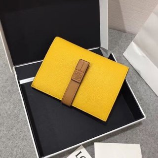 人気急上昇【ロエベ】バーティカル ウォレット ミディアム 本物 lob69818