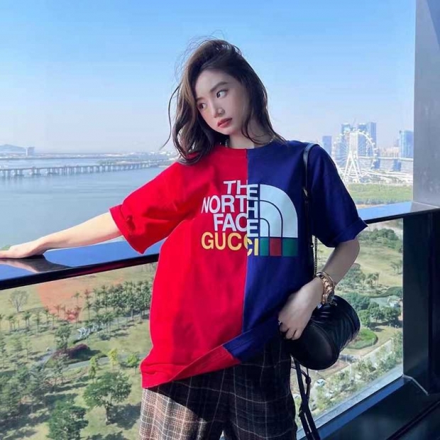 人気急上昇グッチ×ノースフェイス パッチワーク クルーネック Tシャツ 本物 guh27350