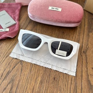 入手困難 ミュウミュウ 本物 Sunglasses サングラス myu92261