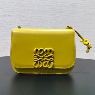 最新でオシャレロエベ シルク カーフスキン スモール Goyaバッグ 本物 lob94426