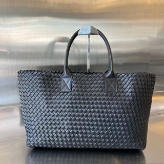 入手困難品！ボッテガヴェネタ ラージハンドバッグ 本物 bou43664
