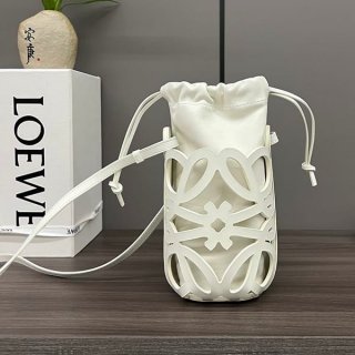 【大特価】ロエベ 本物 アナグラムカットアウト ポケット lol49386