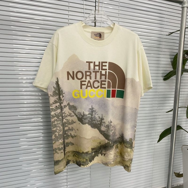 一目惚れ グッチ ノースフェイス コラボ 半袖Tシャツ 本物