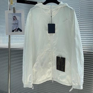 入手困難ルイヴィトン ホワイト ウインドブレーカー パロディ 1AF612 入手困難ルイヴィトン ホワイト ウインドブレーカー パロディ 1AF612