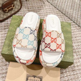 【グッチ】スライドサンダル 本物 足元でオシャレを楽しむ guz34183