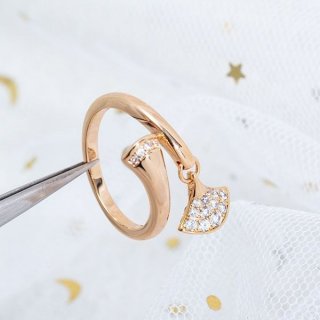 最新でオシャレ ブルガリ リング コピー ディーヴァドリーム ゴールド 18K Buc88684 最新でオシャレ ブルガリ リング コピー ディーヴァドリーム ゴールド 18K Buc88684