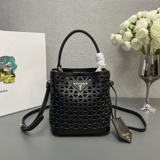 【人気商品】プラダ パニエ ミニバッグ 本物カットアウト モチーフ 1BA2172CY