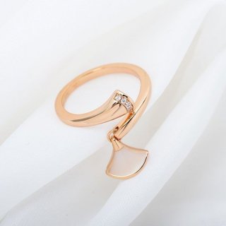 素敵な ブルガリ リング 指輪 ディーヴァドリーム ゴールド 18K Buz64858