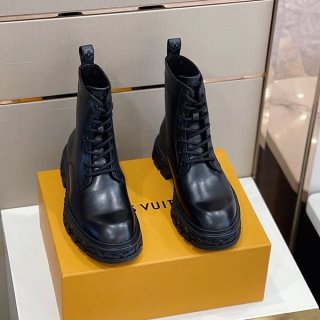 ★追跡付き発送で安心 ルイヴィトン 本物 メンズ ショートブーツ vux47513 ★追跡付き発送で安心 ルイヴィトン 本物 メンズ ショートブーツ vux47513