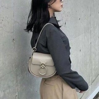 すぐ届 クロエ TESS レザー スモールバッグ 本物 chw28440