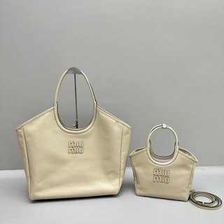 人気No1ミュウミュウ 本物 レタリングロゴ レザー ショッピングバッグ 2サイズ myy68712
