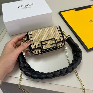 フェンディ ナノバゲット かごバッグ 本物 チャーム 7AR996AKKSF0VPJ フェンディ ナノバゲット かごバッグ 本物 チャーム 7AR996AKKSF0VPJ