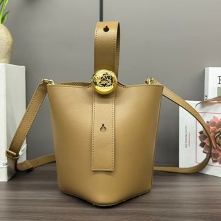 人気急上昇ロエベ ペブルバケットバッグミニ 本物 lot16325