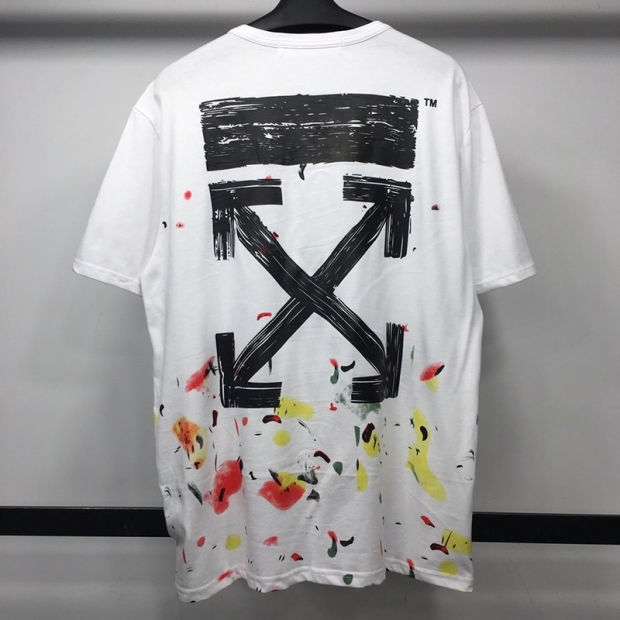 日本未入荷OFF WHITE Tシャツ 本物 スプレー カラバッジョ スリムフィット off22653