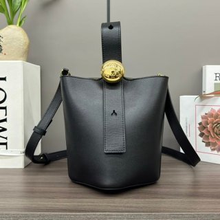 高級ブランドロエベ ペブルバケットバッグミニ 本物 loh00740