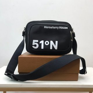 大人気！バーバリー 本物 コーディネートプリント ナイロン パディバッグ 80648651