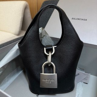 【国内発】バレンシアガ LOCKER ホーボ―バッグ 本物 bal48492