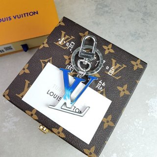 夏のアクセントにLV ビジューサック 本物 LVプリズム キーホルダー vuv20371