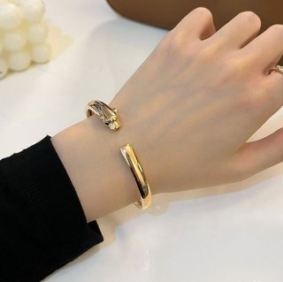 大人気!!新色カルティエ パンテール ドゥ ブレスレット 本物 kar65030