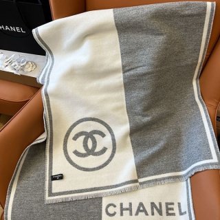 【大きめのロゴデザインがお洒落】 シャネル カシミア ストール 本物 shu36544