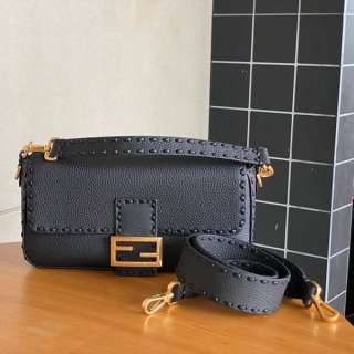 一目惚れフェンディ バゲット 本物 ピンク セレリア バッグ fet27775