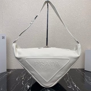 入手困難プラダ トライアングルレザーショルダーバッグ コピー pup32395 入手困難プラダ トライアングルレザーショルダーバッグ コピー pup32395