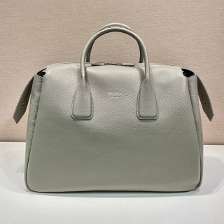 稀少プラダ ヴィッテロダイノレザー トラベルバッグ 本物 永野芽郁さん着用 pud85104