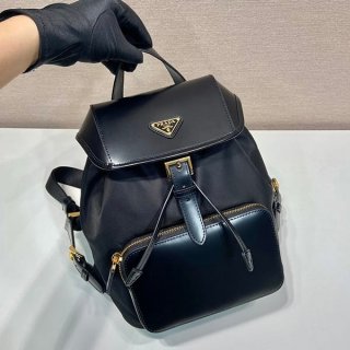 追跡付プラダ Re-Nylonとブラッシュレザーのバックパック 本物 puc51013