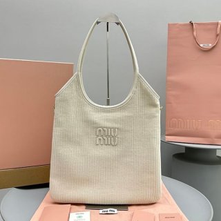 ギフトに最適ミュウミュウ 本物 レタリングロゴ レザー ショッピングバッグ myt54956