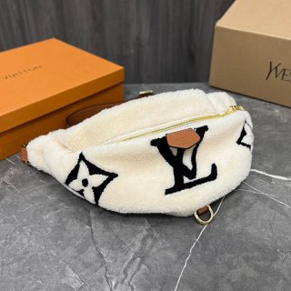 大人気！ルイヴィトン モコモコ バッグ 本物 モノグラム テディ バムバッグ もこもこ M55425