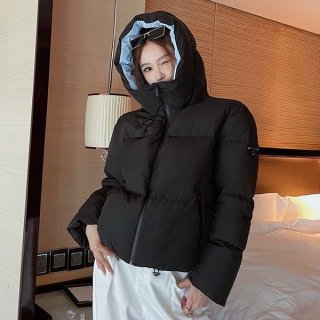 セレブ多数愛用プラダ 本物 Re-Nylon ロゴ ショートダウンジャケット pup40071