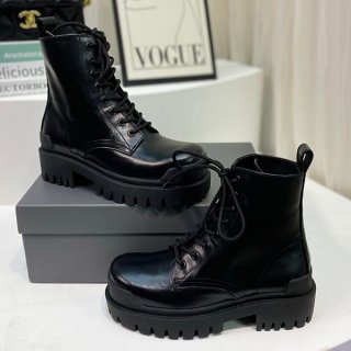激安価格！バレンシアガ STRIKE LACE-UP ブーツ 本物 厚底 590974WA9601000