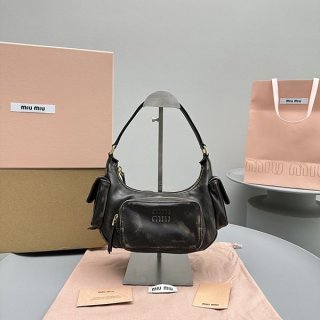 大人気!!新色ミュウミュウ ボディバッグ 本物アンダーバッグ myd61661